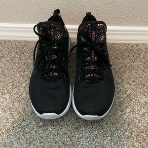 Nike women’s tennis shoes size 8.5